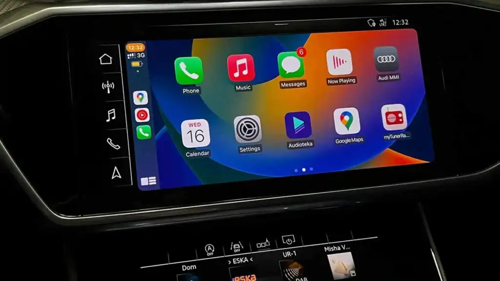 Přehled aplikací Apple CarPlay na dotykovém displeji Audi